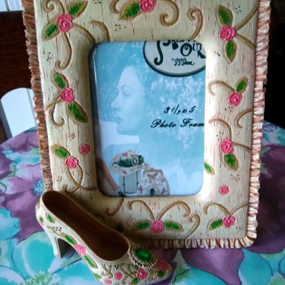 Steppin' Out Picture Frame